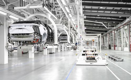 地表最强汽车工厂对外开放，网友热议 这里还招人吗？